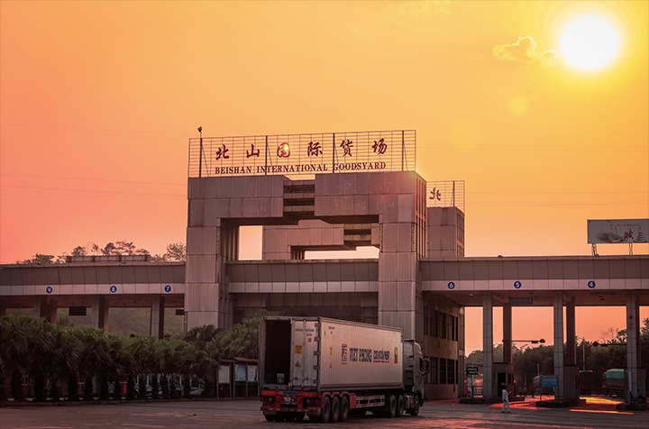 创新通关模式 提升通关时效，，，，，，，口岸经济持续发力